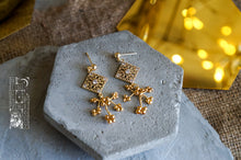 Load image into Gallery viewer, Kite Earrings
